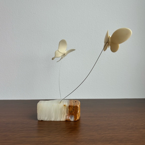 Vintage 1974 Marvin Wernick Mid Century Kinetic Art Butterflies On Quartz Base - Picture 3 of 14